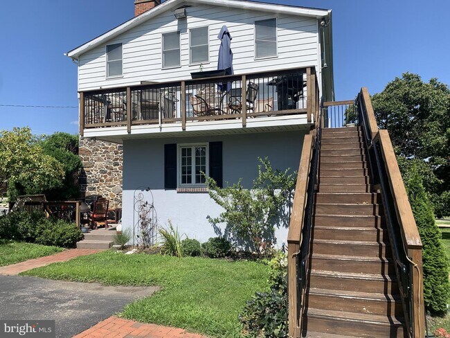Foto del edificio - 2412 Magnolia Dr