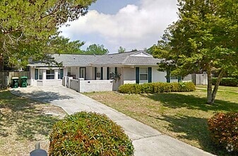 Building Photo - 401 Crystal Ln