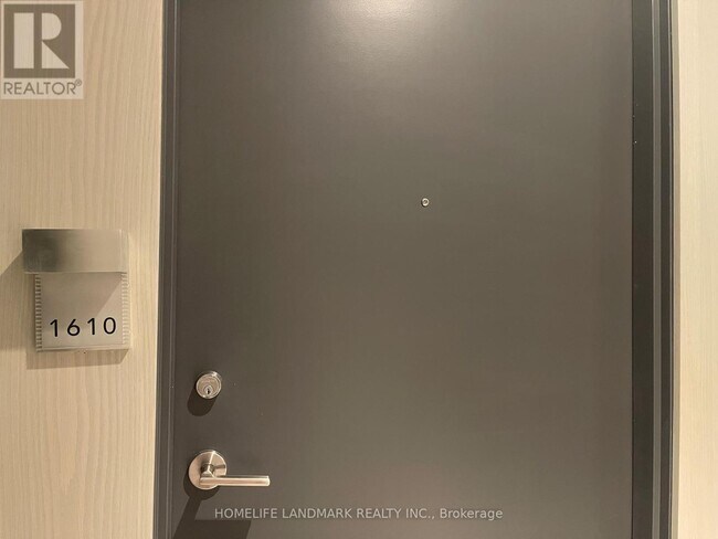 Photo du bâtiment - 8 Olympic Gdn Dr