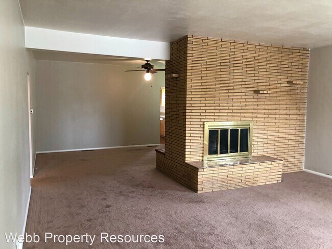 Building Photo - 3 br, 2 bath House - 421 NW 12th St.