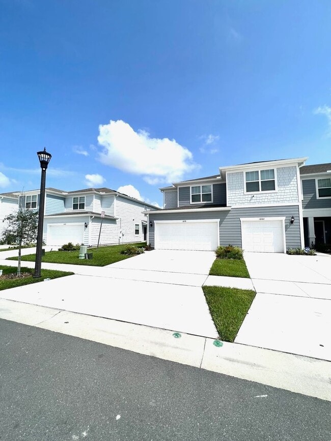 Grayson Square - Grayson Square Townhome