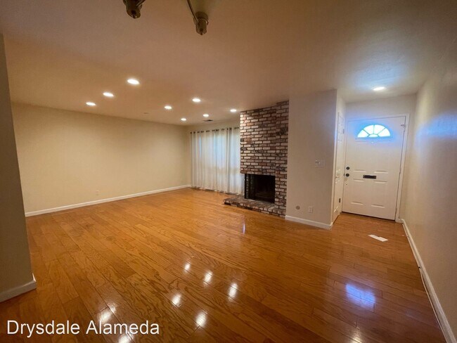 Building Photo - 4 br, 2.5 bath House - 3506 Savana Lane