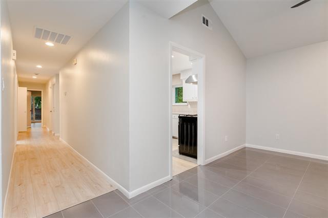 Foto del edificio - 9402 Summerhill Ln