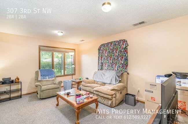 Building Photo - 307 3rd St NW