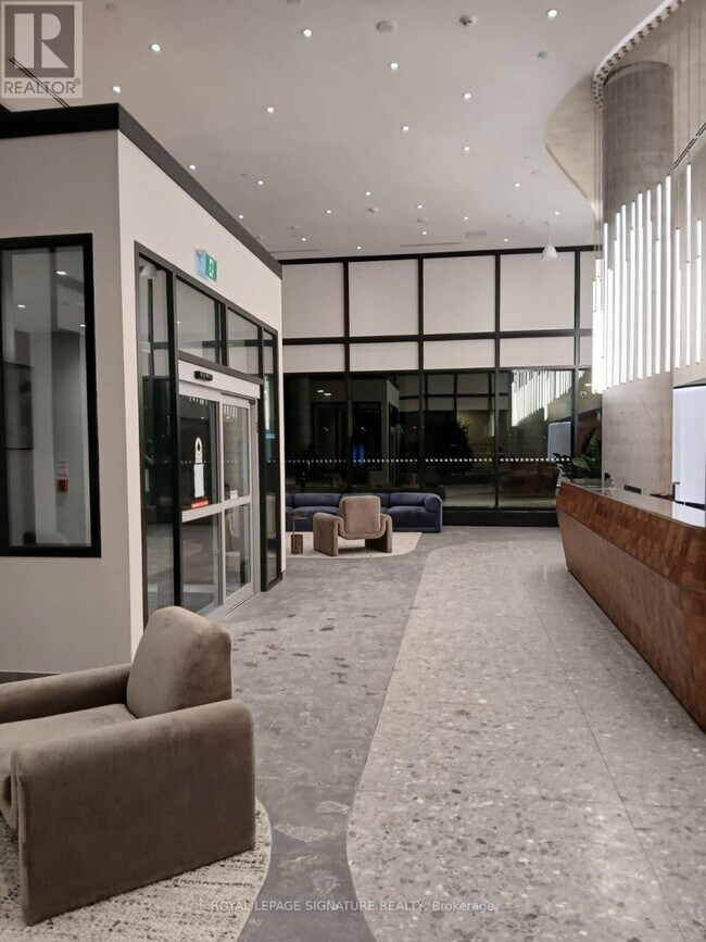 Building Photo - 25 Wellington St S