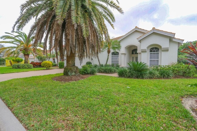 Building Photo - ***VINEYARDS POOL HOME***WONDERUL LOCATION...