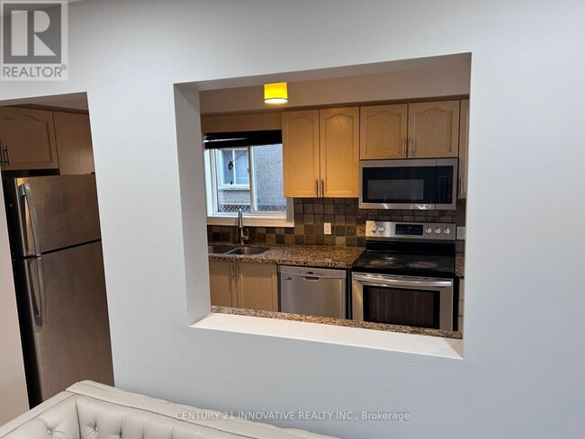 Building Photo - 43 Summerdale Crescent