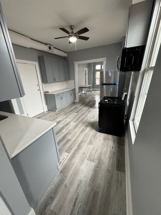 Foto principal - 2354 S Albany Ave