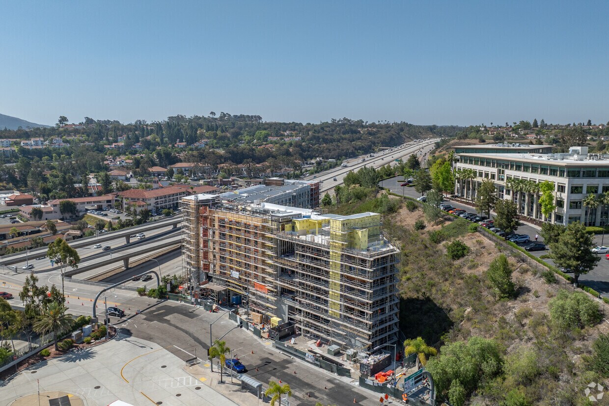 Contexto - Skyline Apartments