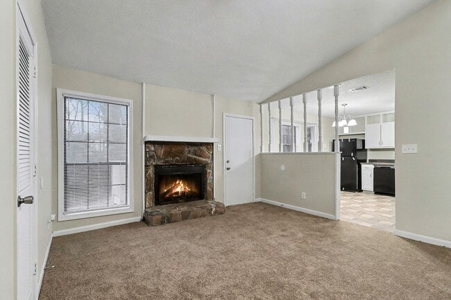 Building Photo - Renovated 3 Bedroom 2 Bath Home