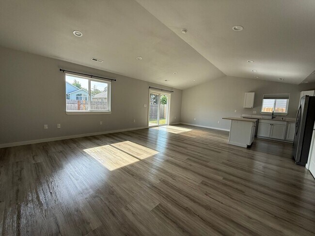 Foto del edificio - Gorgeous Pet Friendly Three Bedroom Lebano...