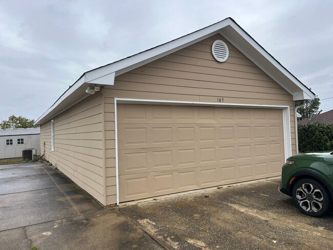 Building Photo - Georgetown Subdivision! Available now.