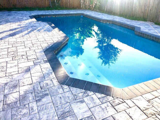 Foto del edificio - 3/2 Pool Home in Alafaya Woods