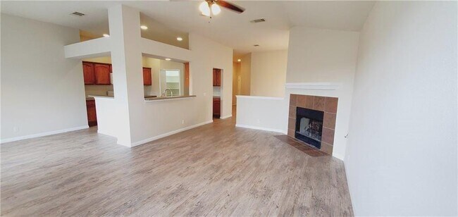Building Photo - 108 Pond Way