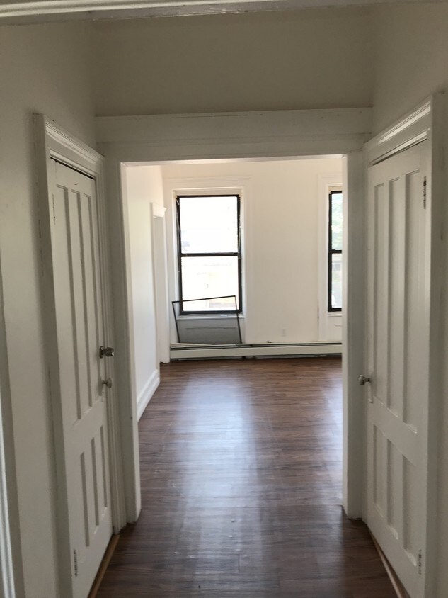 Building Photo - 85 Central Avenue, Unit 85 Central 2nd Fl