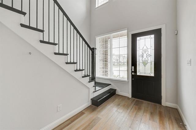Foto del edificio - 4859 Shore Crest Dr