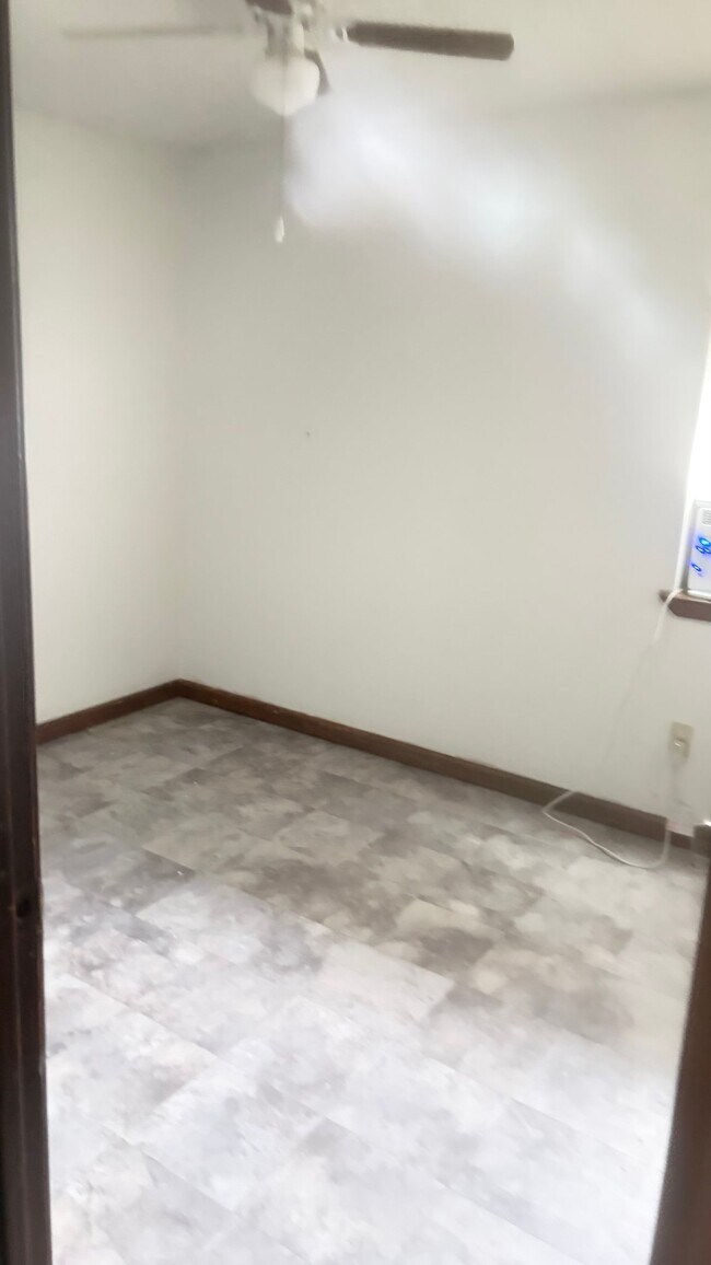 Foto del edificio - 303 S 10th St