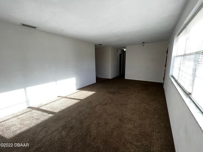 Building Photo - 2411 Kenilworth Ave