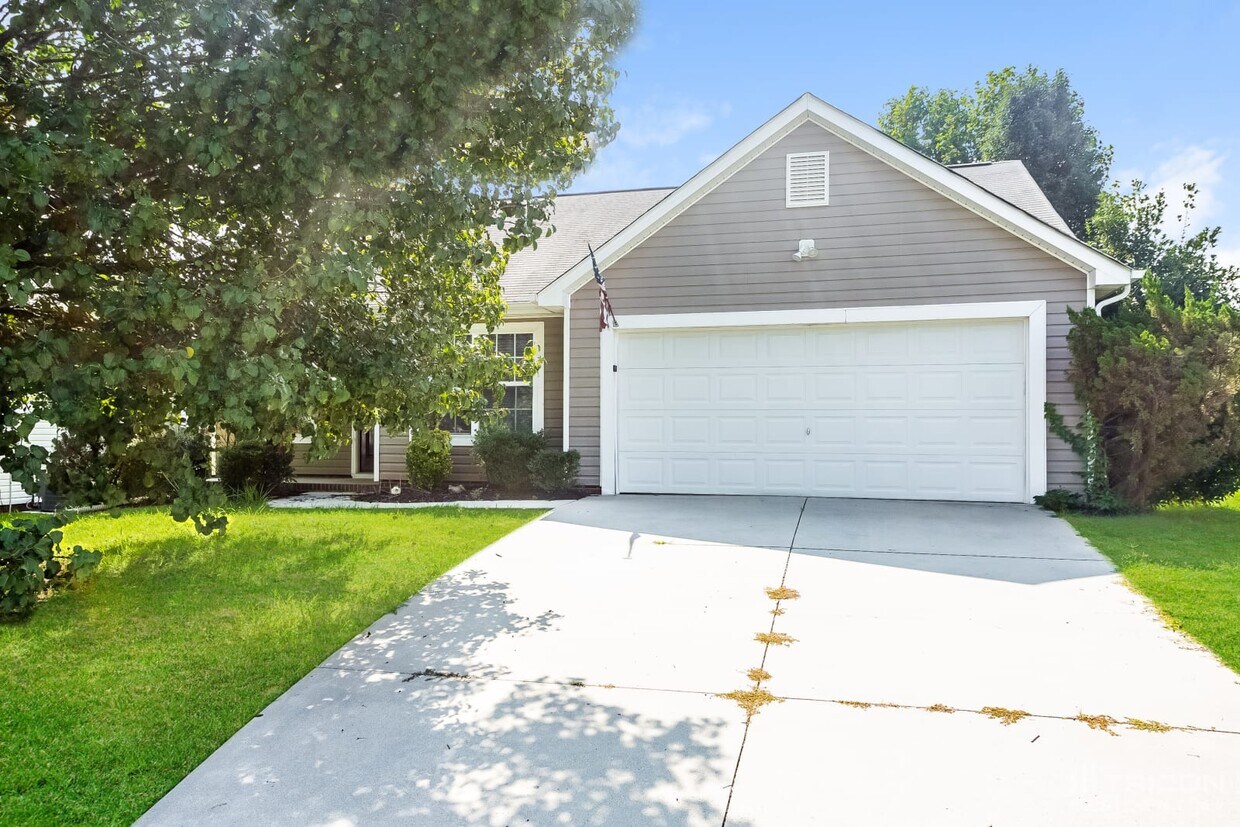 Foto principal - 926 Back Bay Ct NE