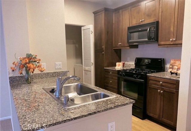 Building Photo - 2324 Scholarship