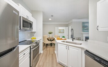Building Photo - Avana Thornblade