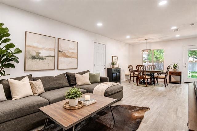 Foto del edificio - 2427 Tolosa Dr