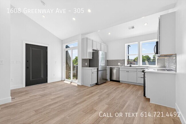 Building Photo - 1608 Greenway Ave