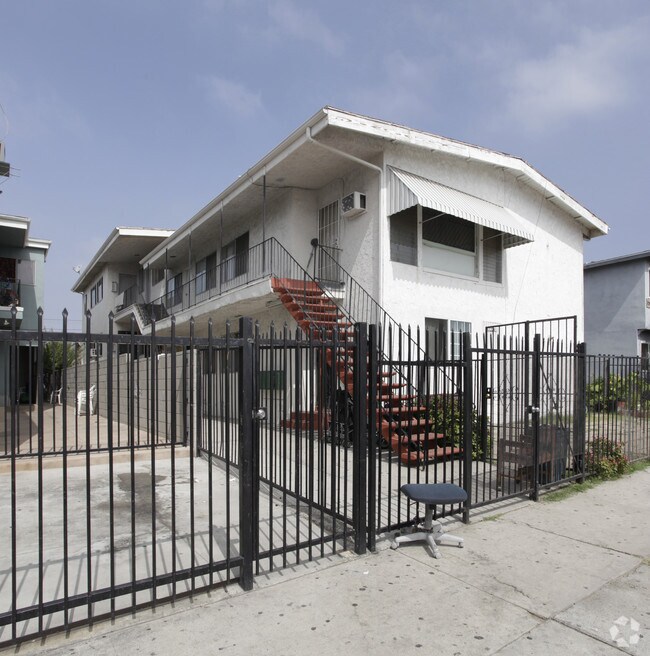 Building Photo - 7229 Bakman Ave