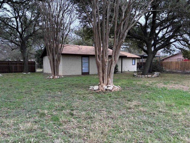 Foto del edificio - 1902 Lone Oak Dr