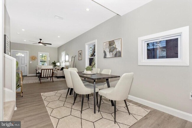 Building Photo - 5113 Kenwood Ave