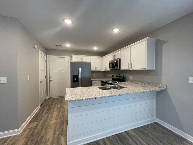 Foto del edificio - 115/113 Tucker Ln