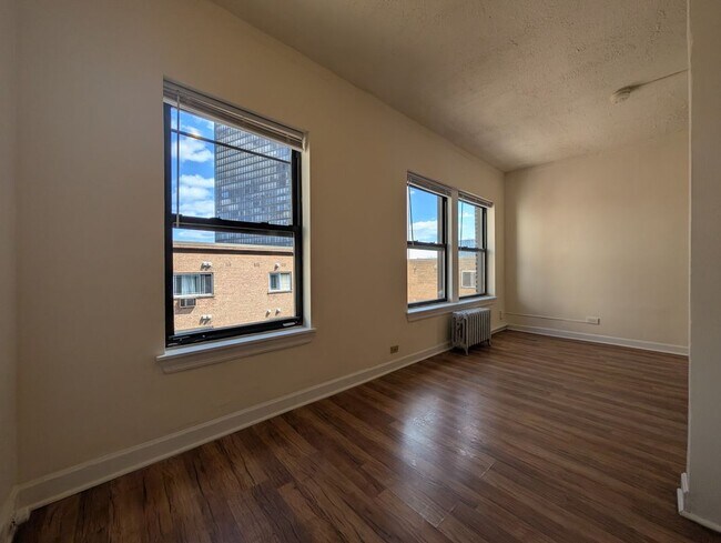 Foto del edificio - 5417 N Kenmore Ave