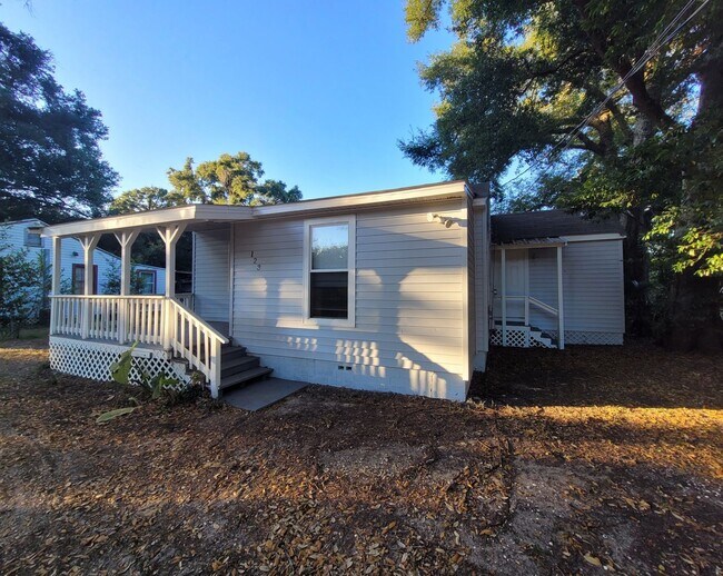 Building Photo - 123 Ruberia Ave
