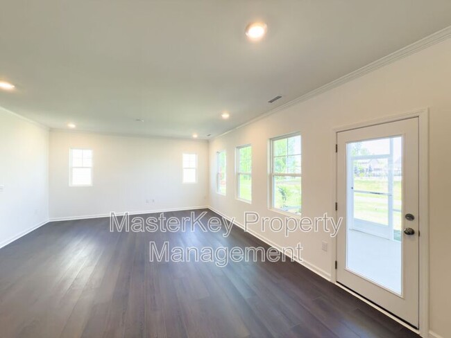 Foto del edificio - 212 Shingle Oak Rd