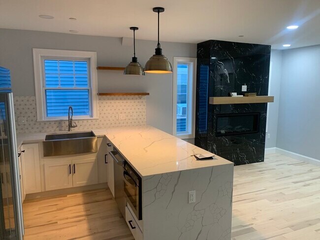 Foto del edificio - 30 Cameron Ave