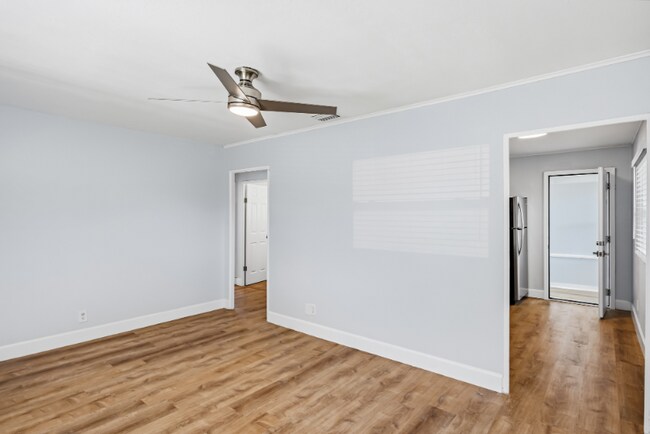 Building Photo - 917 56th Ave N