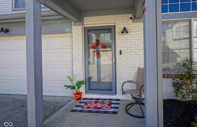 front - 9904 Worthington Blvd