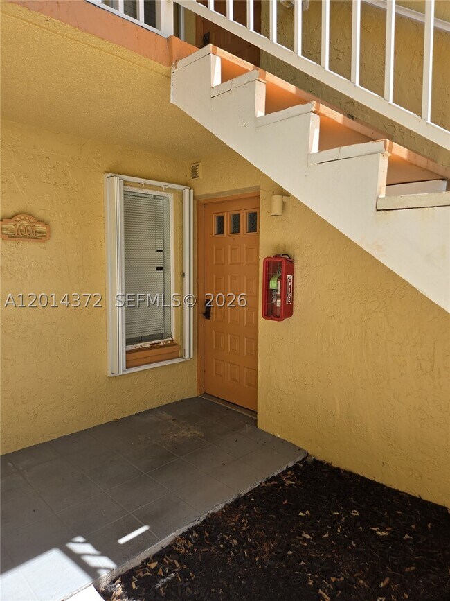 Building Photo - 1001 Coral Club Dr