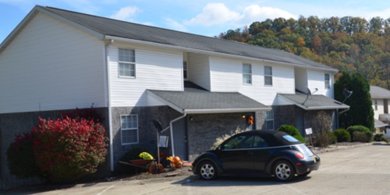 Primary Photo - 74 Boncarbo Ln