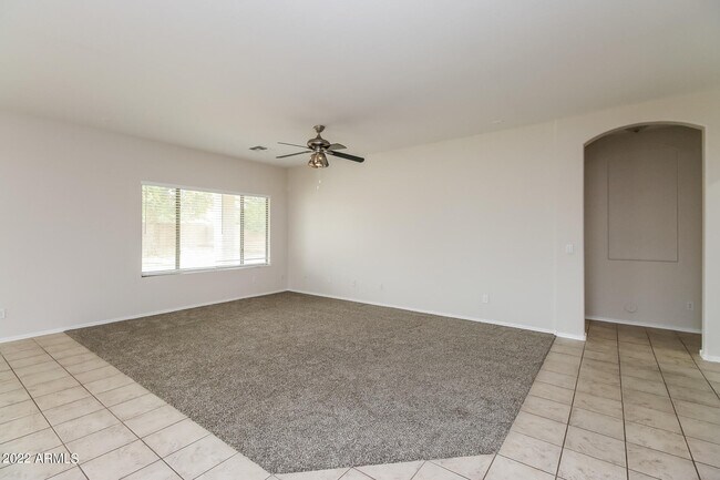 Building Photo - 6511 S Emerald Dr