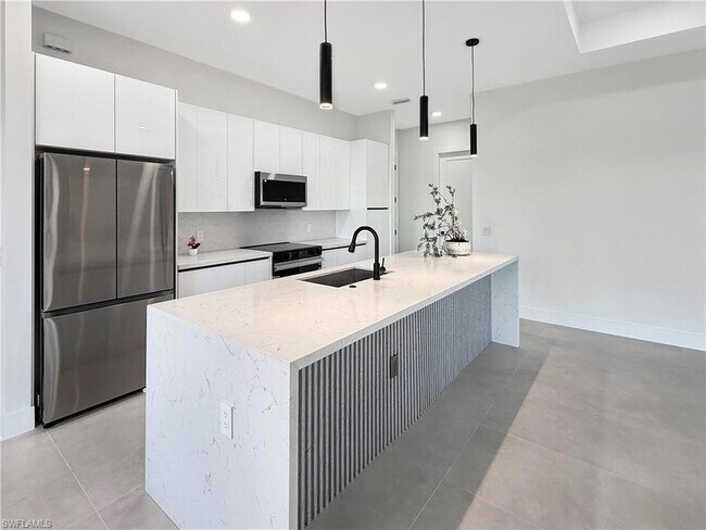 Foto del edificio - 2206 NE 35th Ln