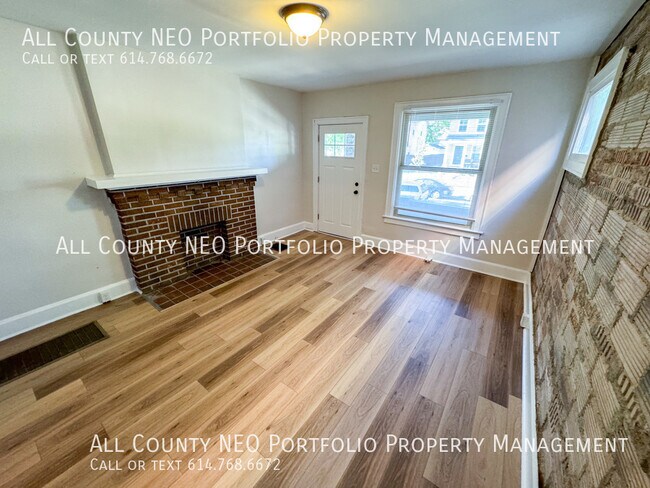 Building Photo - Charming 3-Bedroom Home with Updates and C...