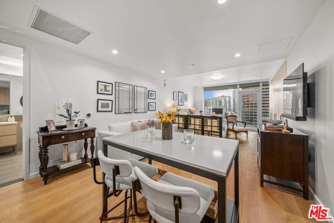 Foto principal - 877 Francisco St