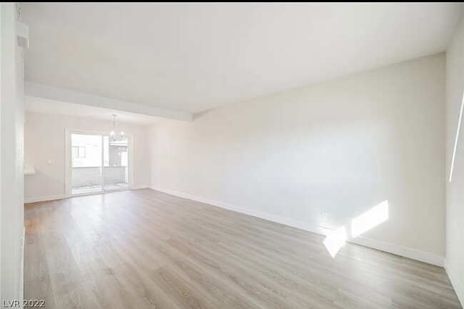 Living and dining room - 130 Bel Port Dr