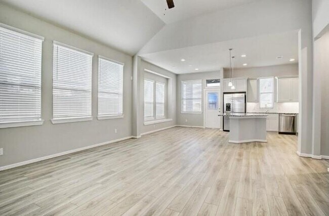 Foto del edificio - 24926 Via Arabella Ln