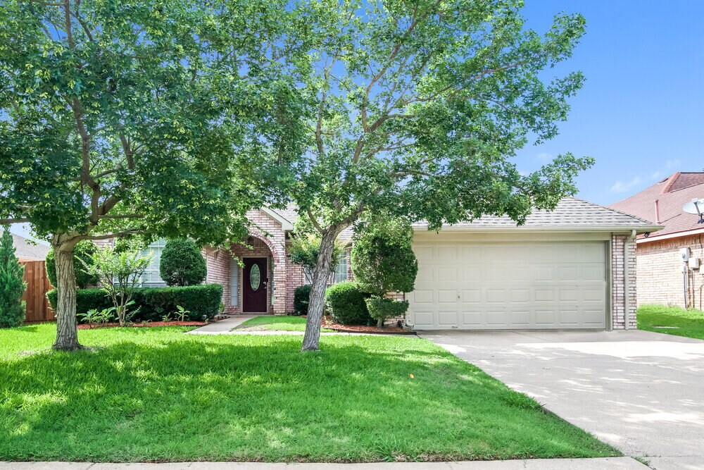 Primary Photo - 2513 Dandelion Ln