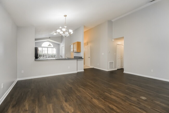 Building Photo - 1060 Covington St