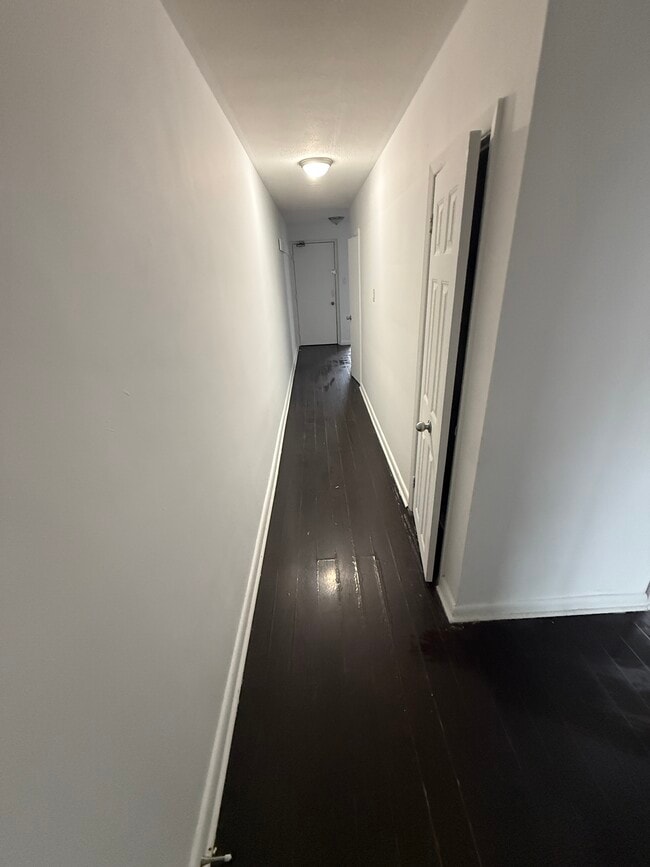 Building Photo - 35 Lester Av