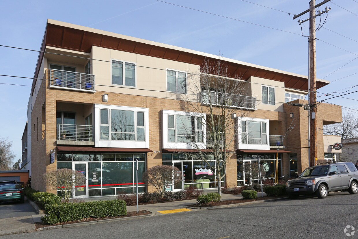 Primary Photo - Beaumont Village Lofts