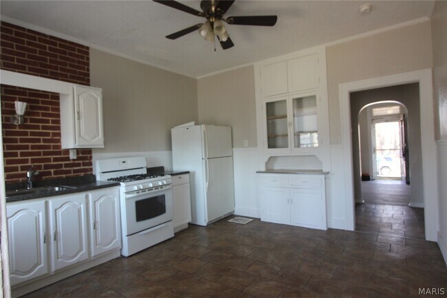 Foto del edificio - 4614 Cecil Pl